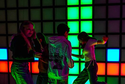 House of Pixel Jump &#8211; Step into the light